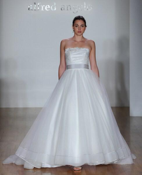 alfred-angelo-wedding-dresses-collection-spring-2014_2