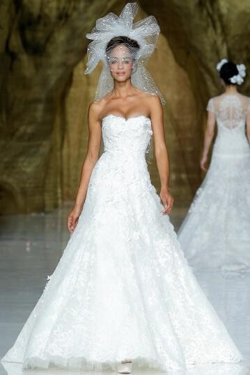 pronovias-wedding-dresses-collection-spring-2014_24