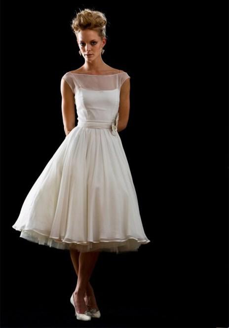 short-wedding-dresses-for-a-stylish-bride_3