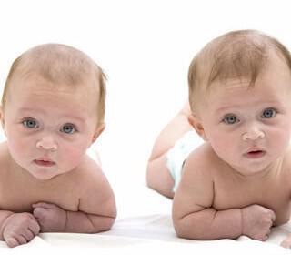 picture of twin babies didima 320x280 - Τα δίδυμα φέρνουν τον χωρισμό