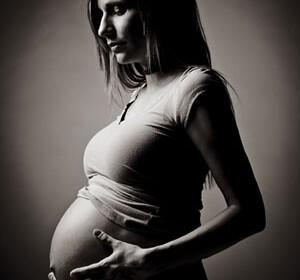 pregnant lady 300x280 - Φυσιολογικό τοκετό ή καισαρική τομή?
