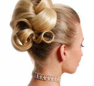 wedding hairstyles bridal hair gamos xtenisma 305x280 - Ιδέες για υπέροχα νυφικά χτενίσματα