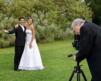 wedding photographer gamos 350x280 - Φωτογραφίες - video γάμου - Τι θα κοστίσει