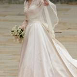 kates dress6 350x600 160x160 - Διάσημοι γάμοι - Νυφες του 2011