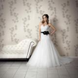 Amanda Wyatt Wedding Dress 08 160x160 - Νυφικά Φορεματα 2012 Amanda Wyatt
