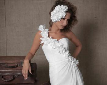 Amanda Wyatt Wedding Dress 11 350x280 - Νυφικά Φορεματα 2012 Amanda Wyatt