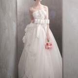 nifika me touli 2012 white by vera wang wedding dress 2012 bridal gowns vw351089  detail 160x160 - Νυφικά με τούλι Τα καλύτερα για το 2012