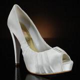 paris hilton wedding shoes 2 160x160 - Νυφική συλλογή υποδημάτων Paris Hilton