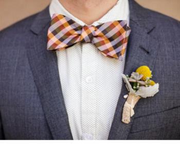 quirky grooms attire striped bow ties  full 350x280 - Γαμπρός 2012: Το παπιγιόν κάνει τη διαφορά!