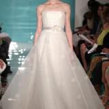 nifika 2013 wedding dress trend sheer necklines illusion fabric reem acra 9  full 160x160 - Νυφικά Reem Acra Συλλογή Άνοιξη 2013