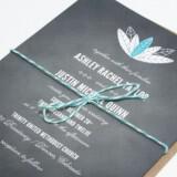 chalkboard wedding invitations feather design  full carousel 160x160 - Φτερά και Πούπουλα…δώστε στο γάμο σας άλλο «αέρα»!