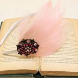 cotton candy pink bridal headband with feather fascinator  full carousel 160x160 - Φτερά και Πούπουλα…δώστε στο γάμο σας άλλο «αέρα»!