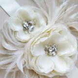 feather flower bridal sash  full carousel 160x160 - Φτερά και Πούπουλα…δώστε στο γάμο σας άλλο «αέρα»!