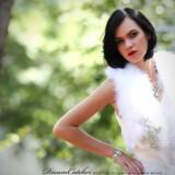 feather shrug for vintage glam bride  full carousel 160x160 - Φτερά και Πούπουλα…δώστε στο γάμο σας άλλο «αέρα»!