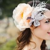 peach gray feather wedding headpiece  full carousel 160x160 - Φτερά και Πούπουλα…δώστε στο γάμο σας άλλο «αέρα»!
