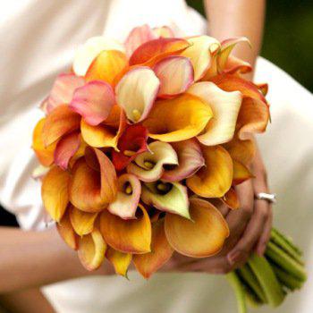 orange yellow white calla lily bridal bouquet - Γιατί να διαλέξετε κάλες (Calla Lilies) για το γαμήλιο μπουκέτο σας