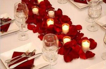 petala kokkino triantafyllo keri - Κόκκινα τριαντάφυλλα για στολισμό γάμου και νυφική ανθοδέσμη