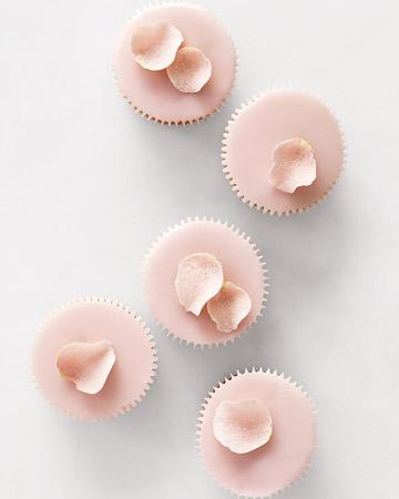 cupcakes tourta gamo 16 - Cupcakes….η εναλλακτική τούρτα για το γάμο σας!